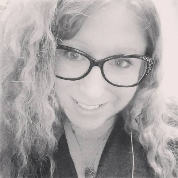 Meet your Posher, Michele - Picture 1 of 1